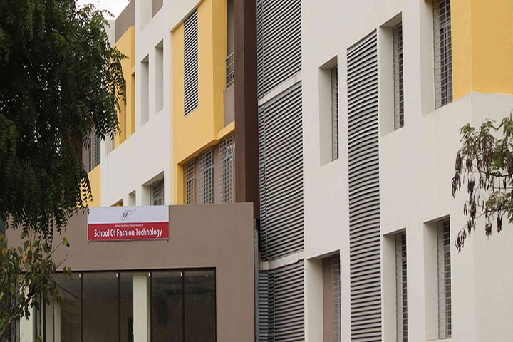 https://cache.careers360.mobi/media/colleges/social-media/media-gallery/5702/2019/6/12/Campus View of School of Fashion Technology Pune_Campus-View.jpg